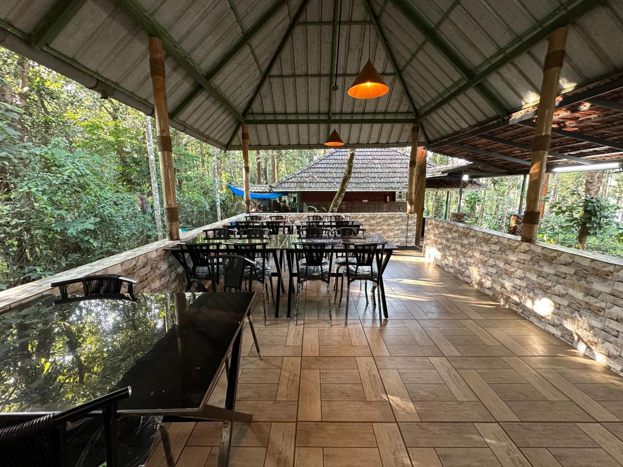 Misty Dam Wayanad Premium Resort With Banasura Dam View Padinjarathara Exterior photo