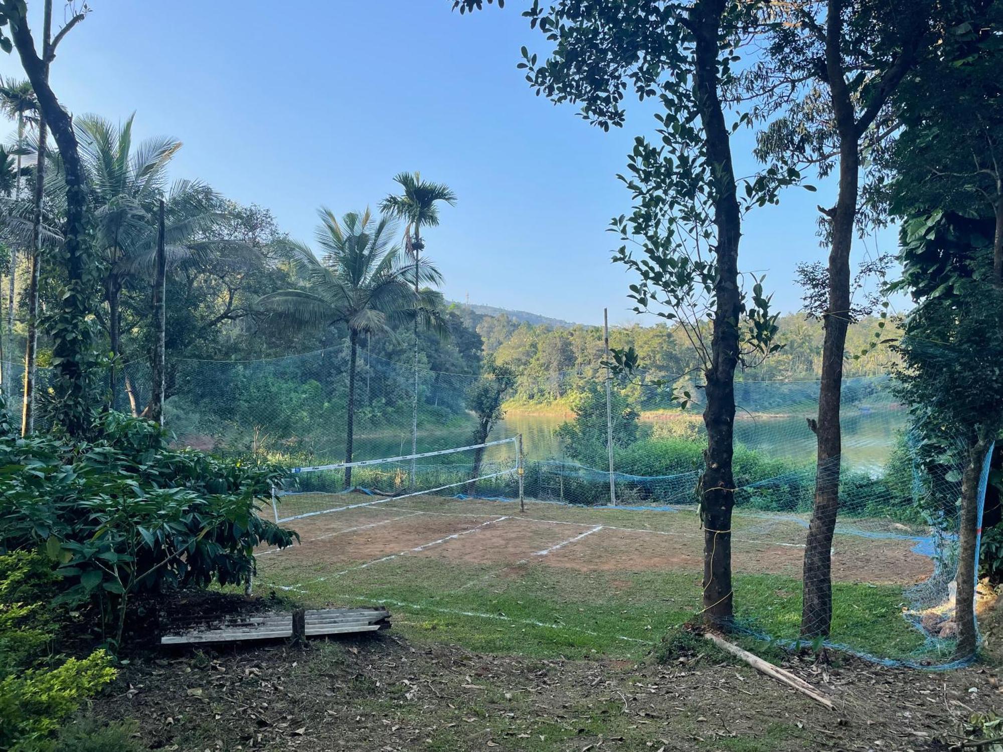 Misty Dam Wayanad Premium Resort With Banasura Dam View Padinjarathara Exterior photo