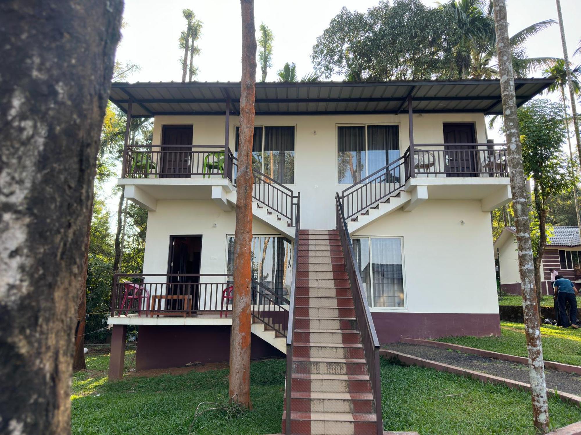 Misty Dam Wayanad Premium Resort With Banasura Dam View Padinjarathara Exterior photo